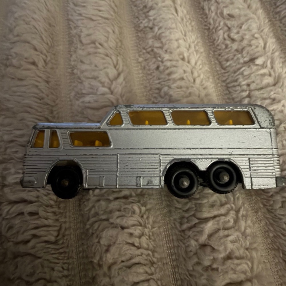Matchbox Series No 66 Coach Bus Lesney Made in England Silver Vintage Diecast